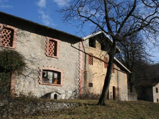 Rustico in vendita a Mossanzonico, Dongo