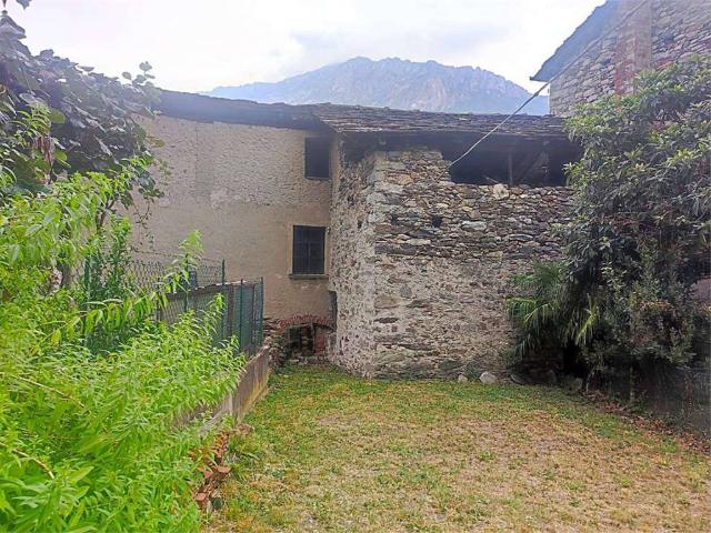 Rustico in vendita a Donnas, Aosta