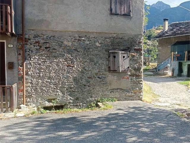 Rustico in vendita a Donnas, Aosta