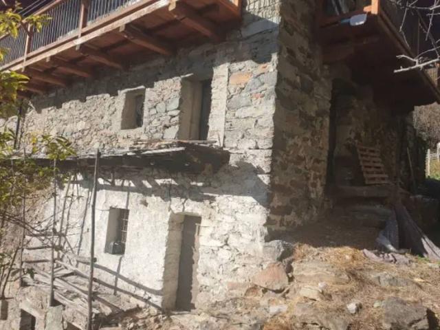 Rustico in vendita a Donnas, Aosta