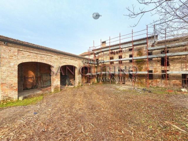 Rustico in vendita a Dosolo, Lombardia