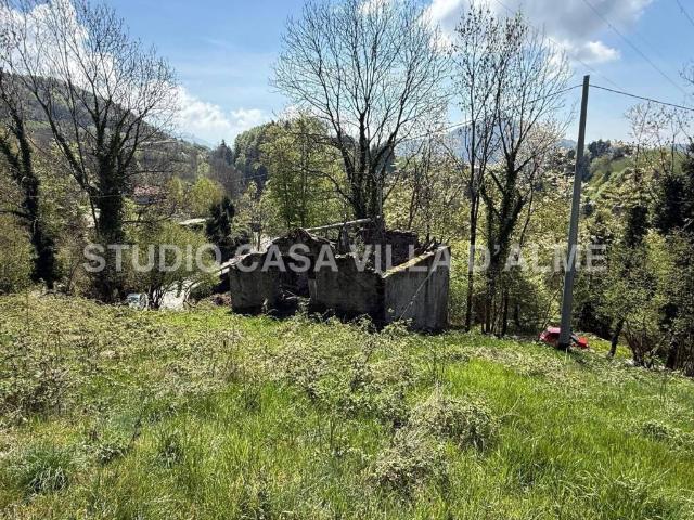 Rustico in vendita a Comunità Montana della Valle Brembana, Dossena