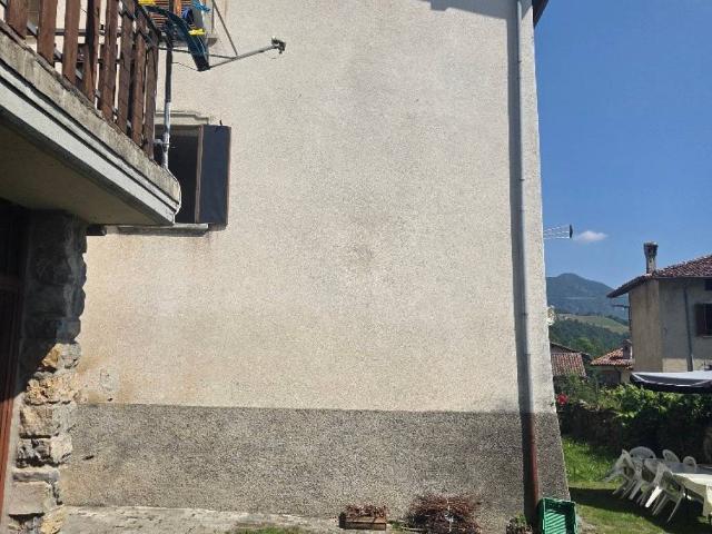Rustico in vendita a Comunità Montana della Valle Brembana, Dossena