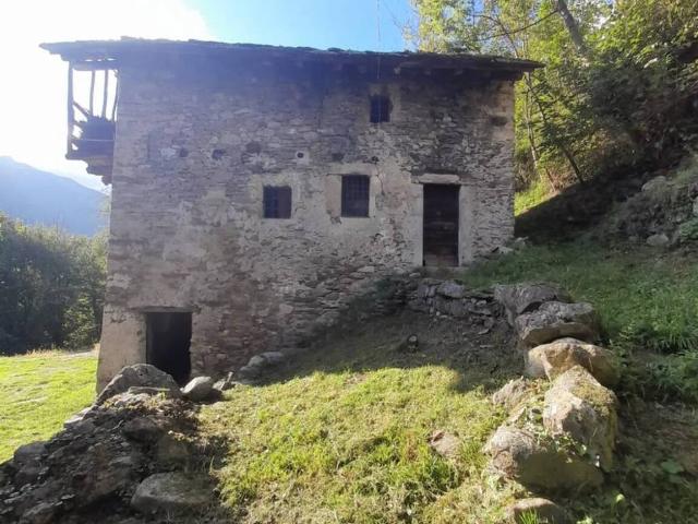 Rustico in vendita a Dosso Del Liro, Lombardia