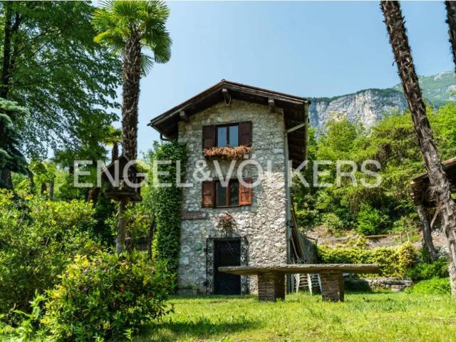 Rustico in vendita a Comunità Alto Garda e Ledro, Dro