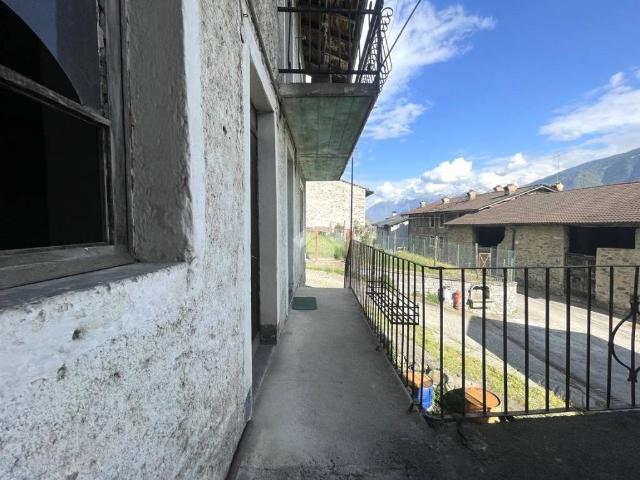 Rustico in vendita a Dubino, Lombardia