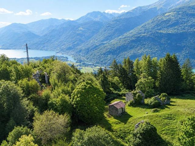 Rustico in vendita a Dubino, Lombardia