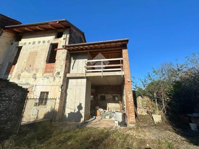 Rustico in vendita a Dueville, Veneto