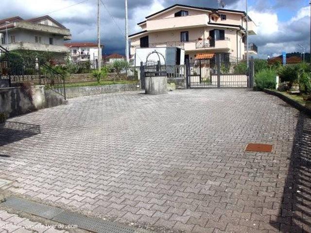 Rustico in vendita a Dugenta, Campania