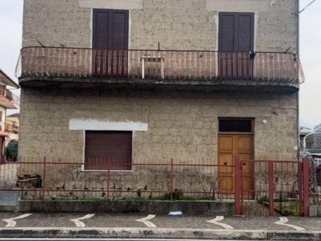 Rustico in vendita a Dugenta, Campania