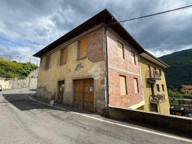 Rustico in vendita a Endine Gaiano, Lombardia