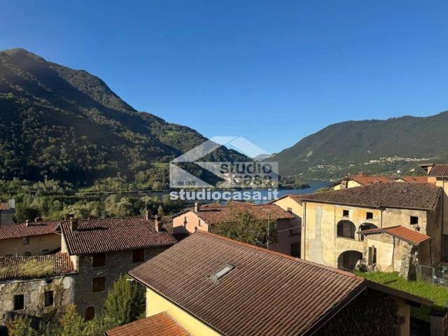 Rustico in vendita a Endine Gaiano, Lombardia