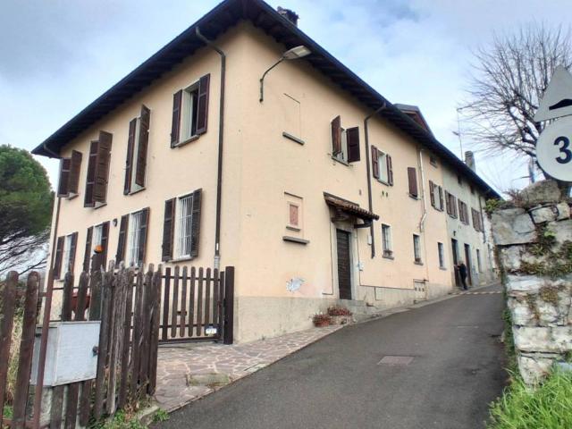 Rustico in vendita a Longone Al Segrino, Lombardia