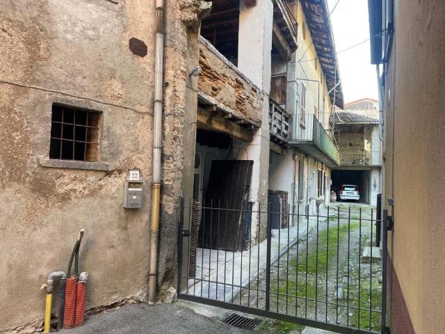 Rustico in vendita a Crevenna, Erba