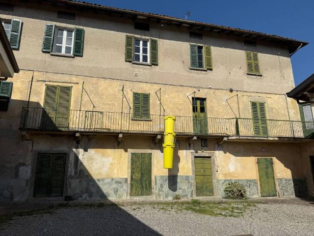 Rustico in vendita a Torricella, Erba