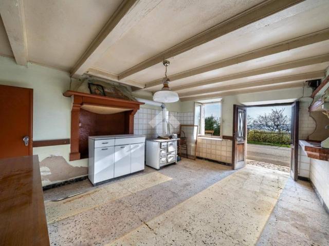 Rustico in vendita a Erbezzo, Veneto
