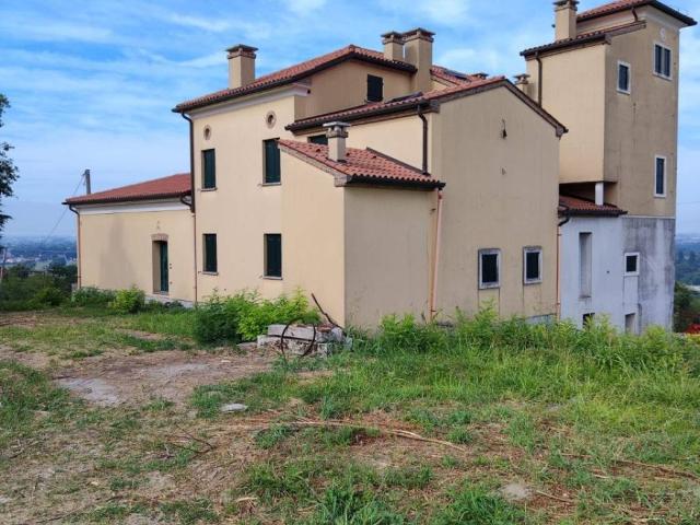 Rustico in vendita a Este, Veneto