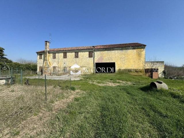 Rustico in vendita a Este, Veneto