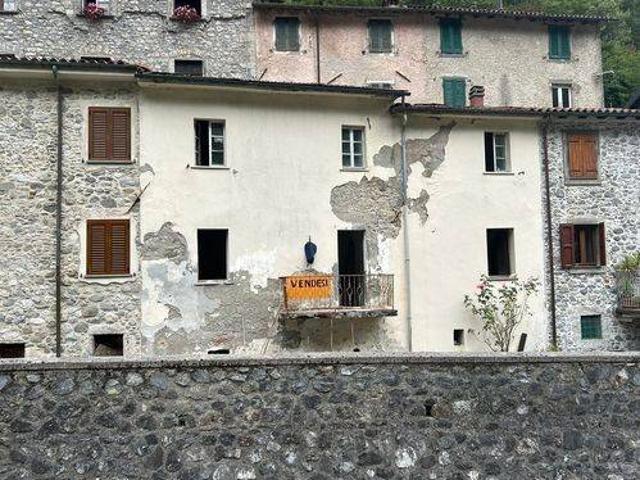 Rustico in vendita a Unione Comuni Garfagnana, Fornovolasco