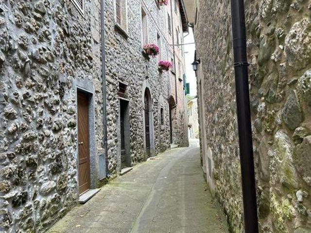 Rustico in vendita a Unione Comuni Garfagnana, Fornovolasco