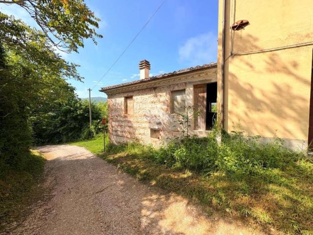 Rustico in vendita a Borgo 3, Marche
