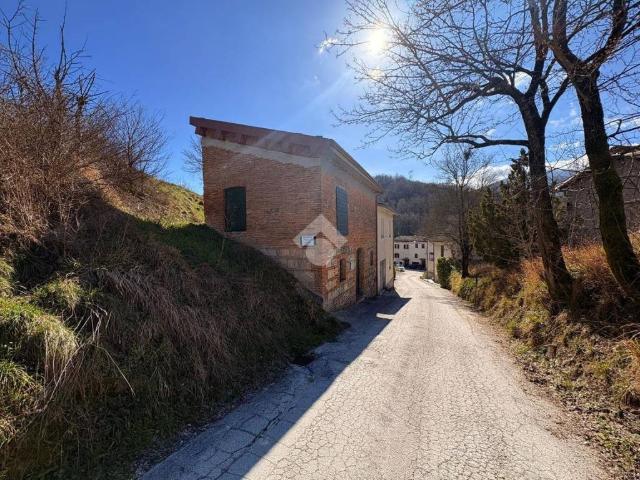 Rustico in vendita a Marche, Ancona