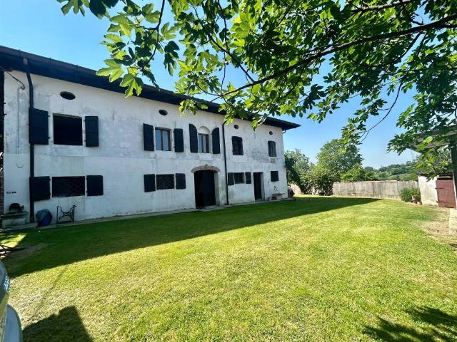 Rustico in vendita a Faedis, Friuli-Venezia Giulia