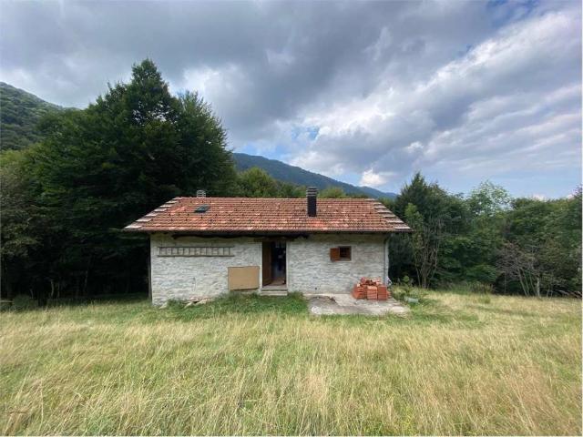 Rustico in vendita a Faggeto Lario, Lombardia