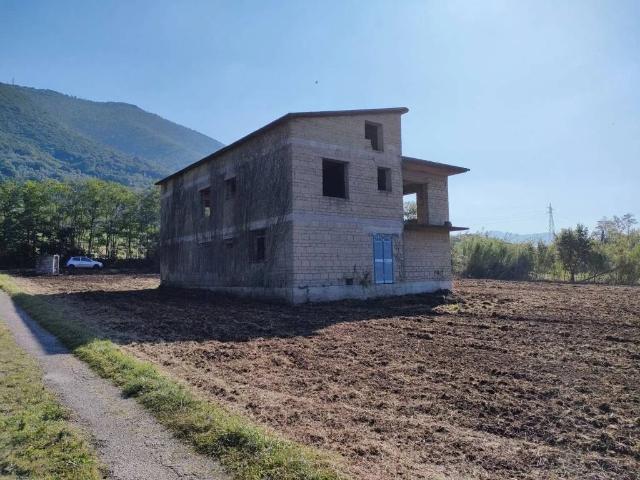 Rustico in vendita a Faicchio, Campania