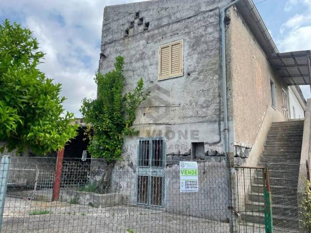 Rustico in vendita a Faicchio, Campania