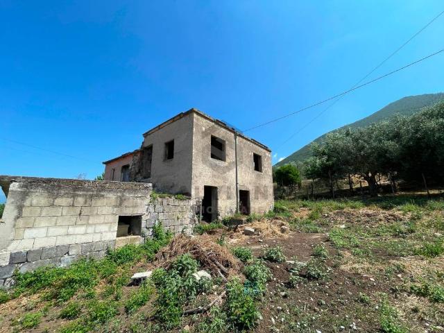 Rustico in vendita a Faicchio, Campania