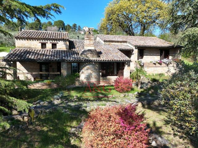 Rustico in vendita a Piane, Falerone