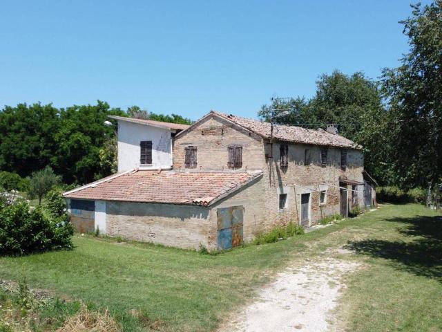Rustico in vendita a Trave, Marche