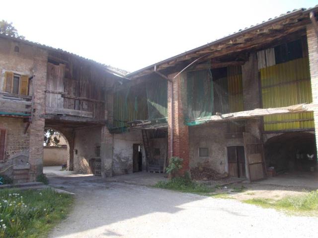 Rustico in vendita a Fara Gera D'adda, Lombardia