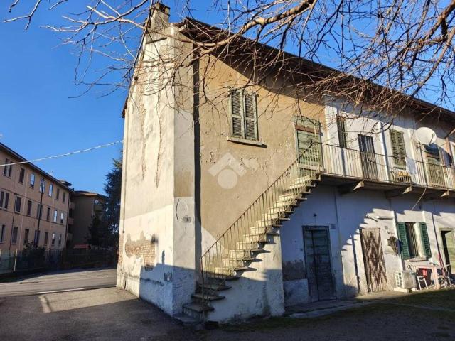Rustico in vendita a Fara Gera d'Adda, Bergamo