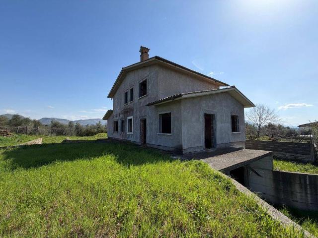 Rustico in vendita a Fara Sabina, Lazio