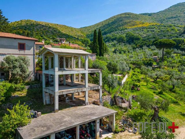Rustico in vendita a Fara Sabina, Lazio