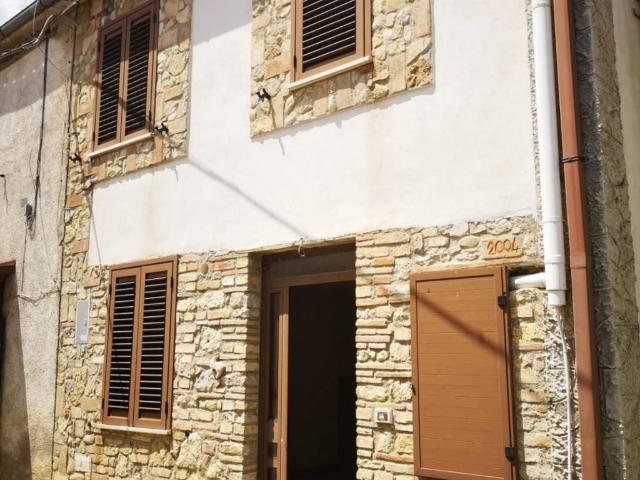 Rustico in vendita a Farindola, Abruzzo