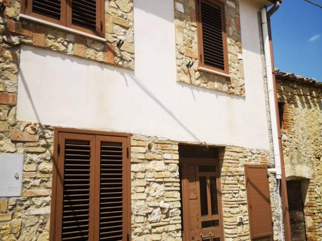 Rustico in vendita a Farindola, Abruzzo