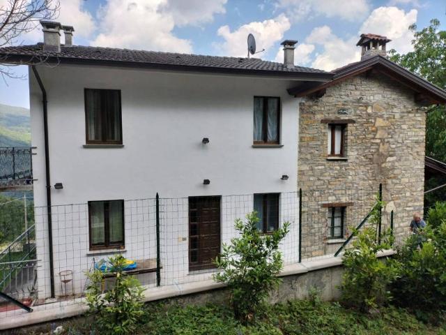 Rustico in vendita a Farini D'olmo, Reggio Emilia