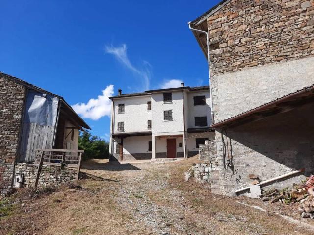 Rustico in vendita a Farini D'olmo, Reggio Emilia