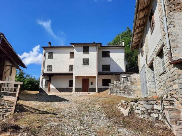 Rustico in vendita a Farini D'olmo, Reggio Emilia
