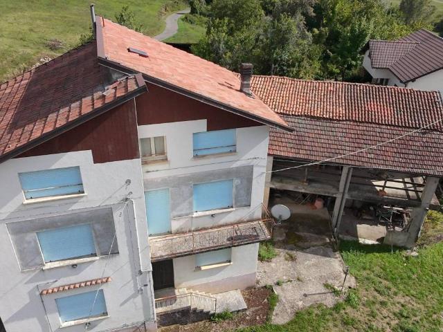 Rustico in vendita a Farini D'olmo, Reggio Emilia