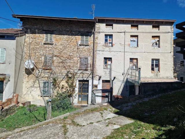 Rustico in vendita a Farini D'olmo, Reggio Emilia
