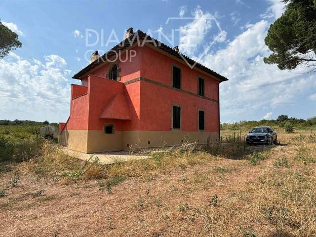 Rustico in vendita a Farnese, Lazio