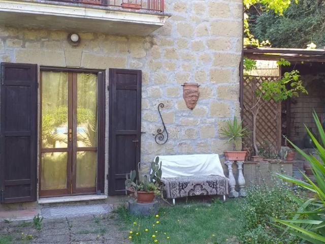 Rustico in vendita a Farnese, Lazio