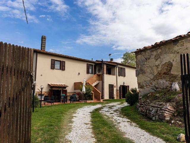 Rustico in vendita a Podere di Postignano, Fauglia