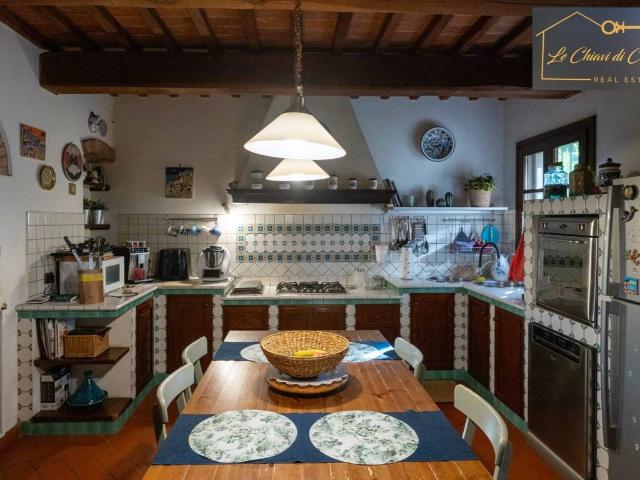 Rustico in vendita a Fauglia, Toscana