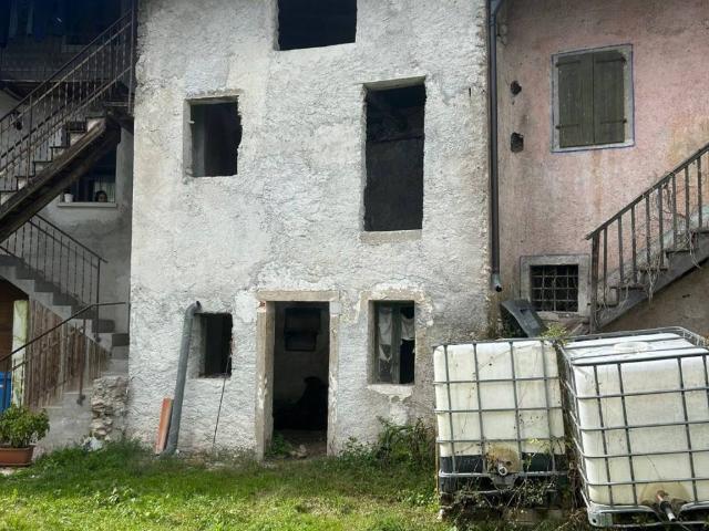 Rustico in vendita a Feltre, Veneto