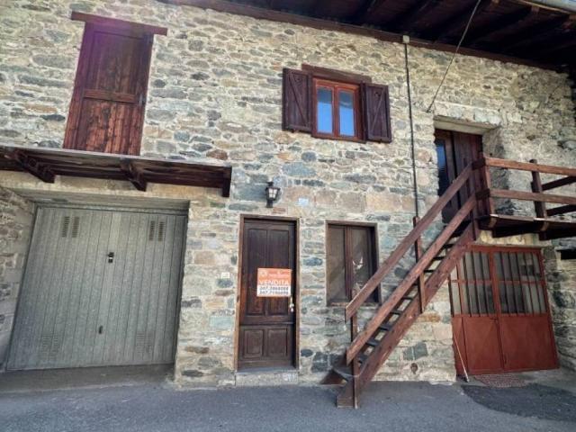 Rustico in vendita a Fenis, Aosta